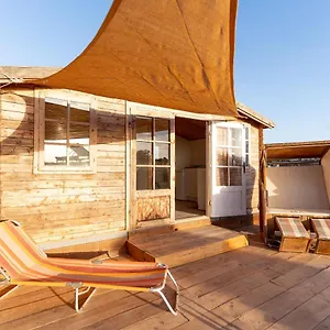 https://alaia-tiny-house-between-volcanoes-and-beach-breaks.in-canary-islands.com